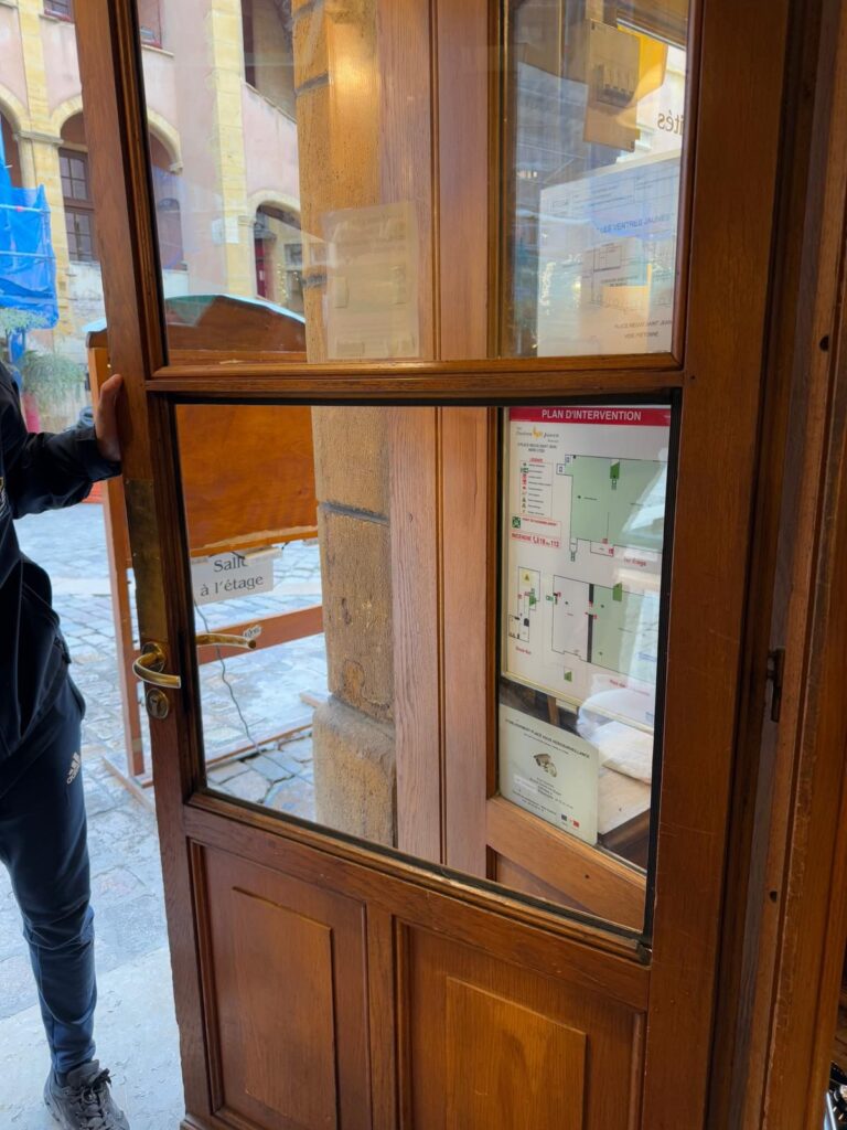 vitrine endommagée